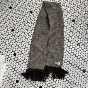 Black sheep well made English scarf